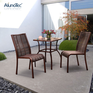 Outdoor-Rattan-Kaffeeset, Gartenmöbel, Rattan-Kaffeestühle mit Aluminiumtisch